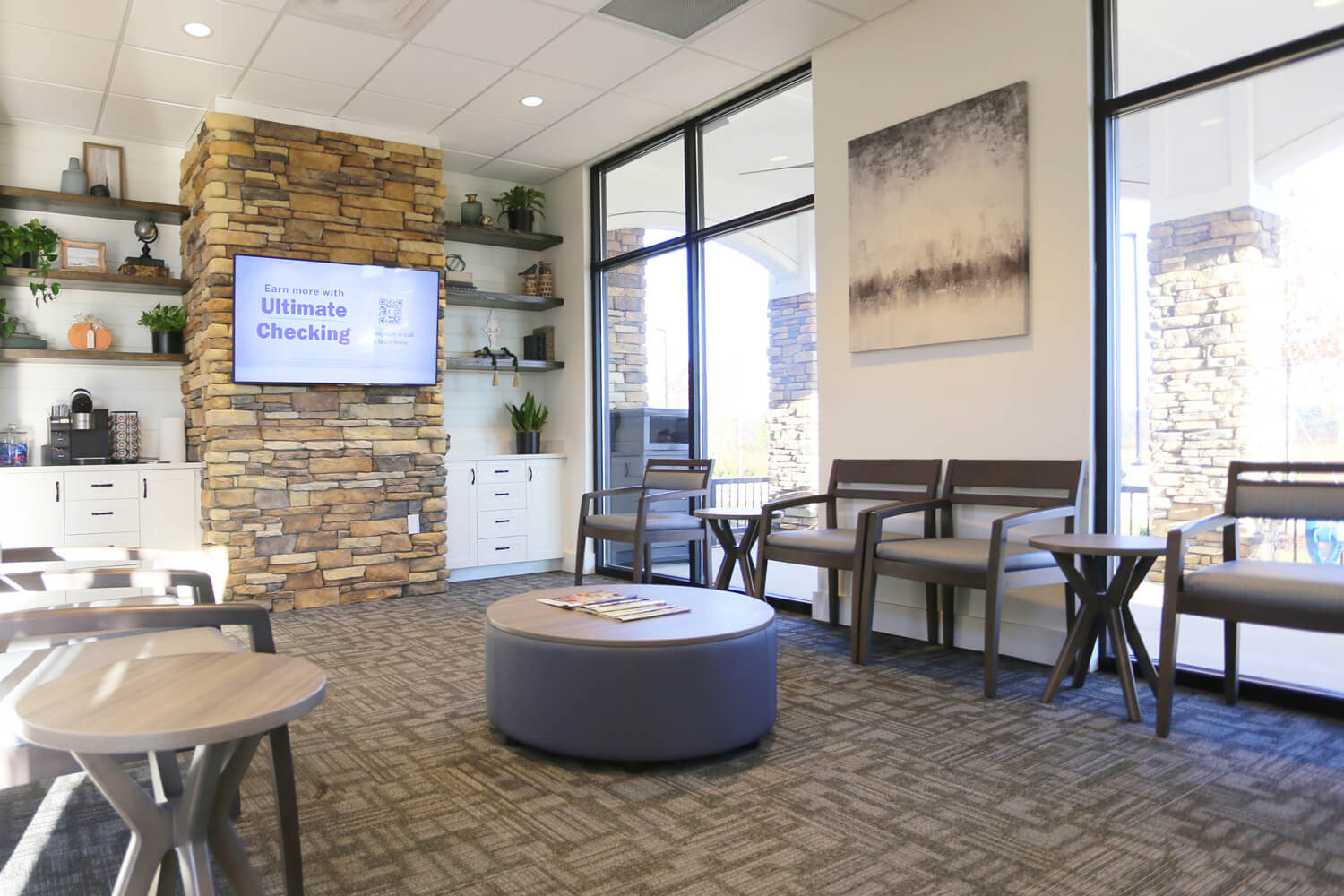 Guardian Credit Union - Wetumpka - Member Lounge - Designed by Foshee Architecture