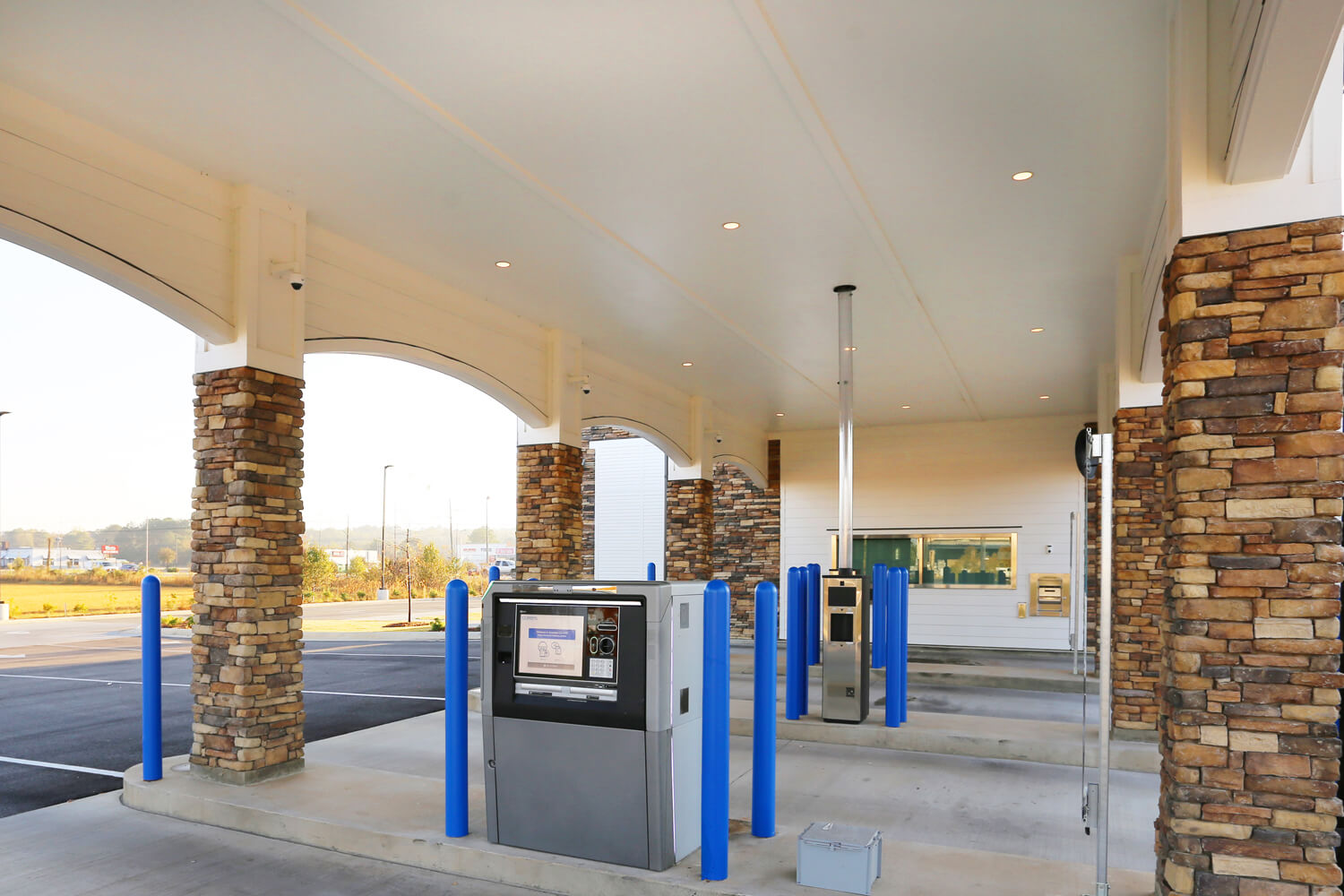Guardian Credit Union - Wetumpka - Covered Drive Thru - Designed by Foshee Architecture